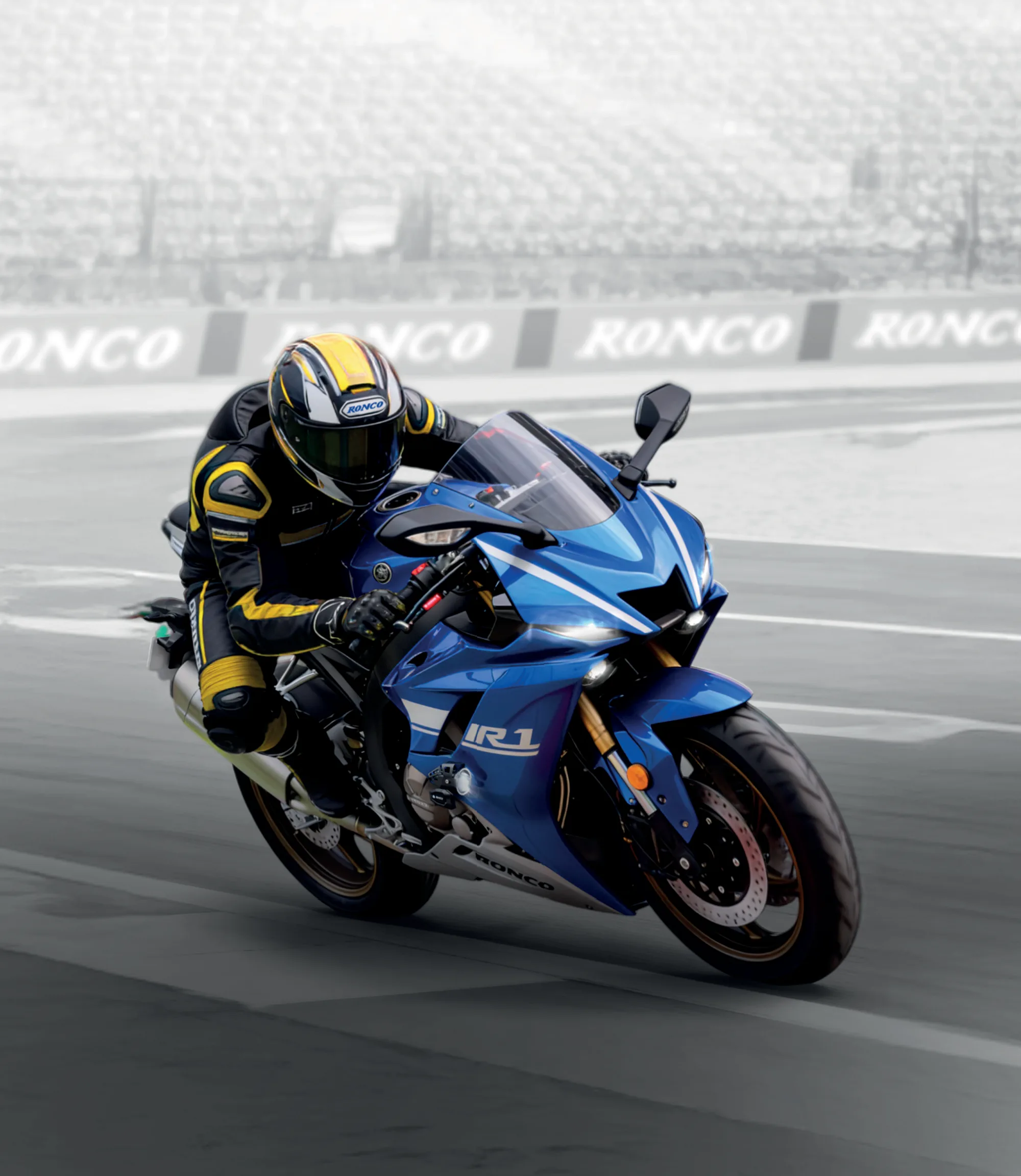 Piloto en una Ronco RZ400 R1 azul inclinando en la pista